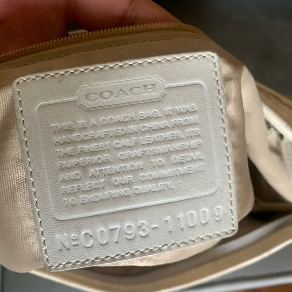 Coach Ergo Large Patent Leather Hobo Purse - Picture 9 of 9